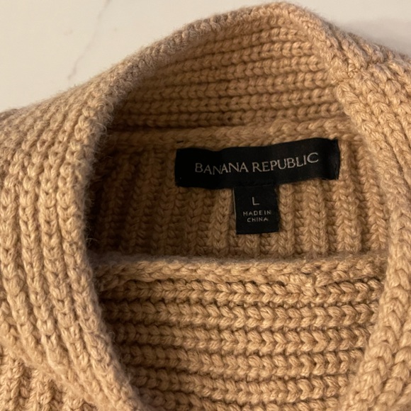 Banana Republic tan/cream sweater - Picture 5 of 10